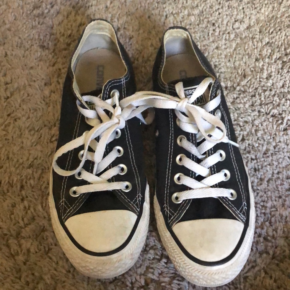 Converse black and white